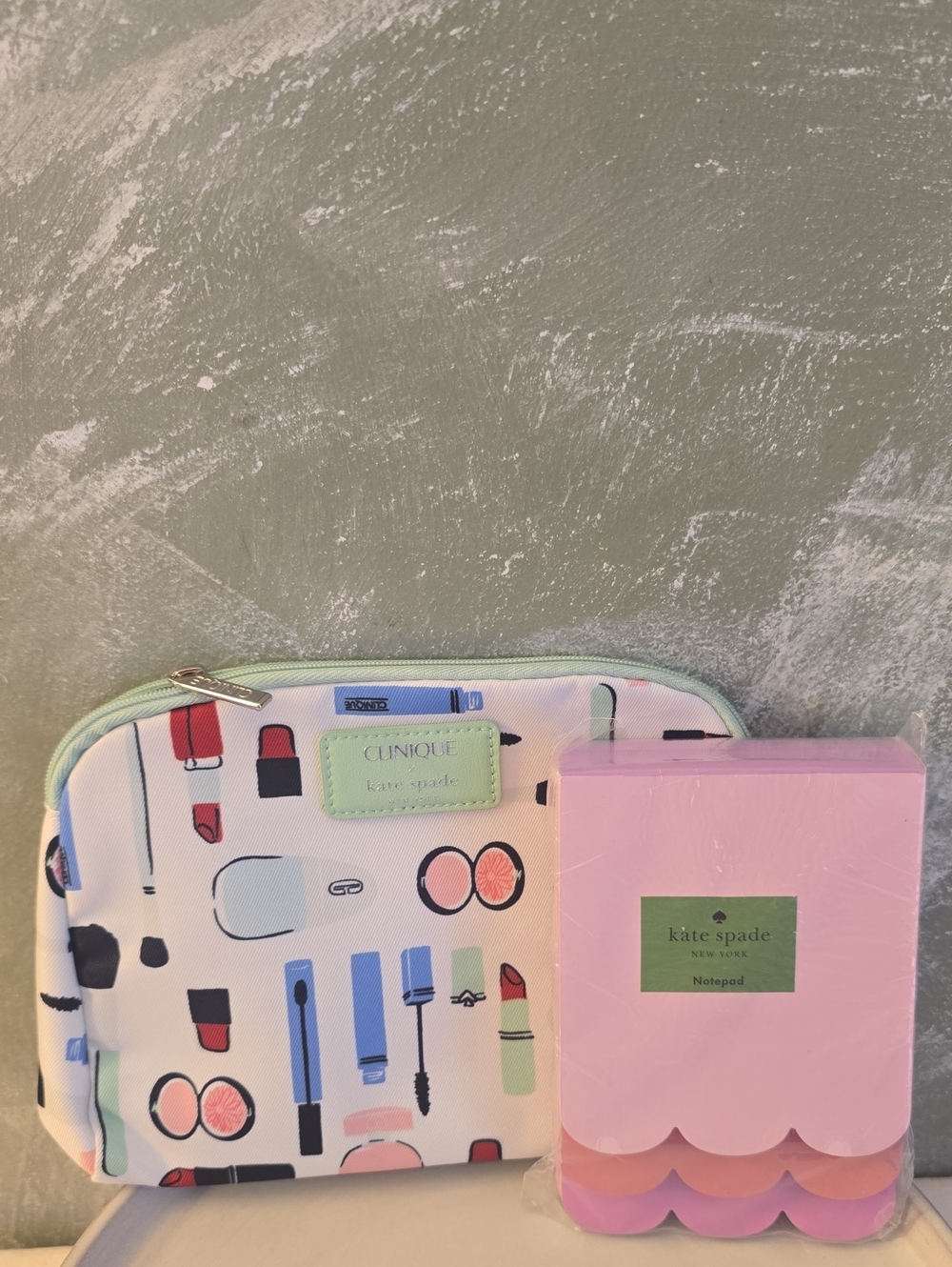 Kate Spade x Clinique Cosmetic Pouch with Pink Kate Spade Notepad, 225 Pages New